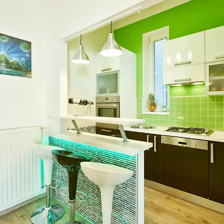 Studio Apartment Green Wall Apartment